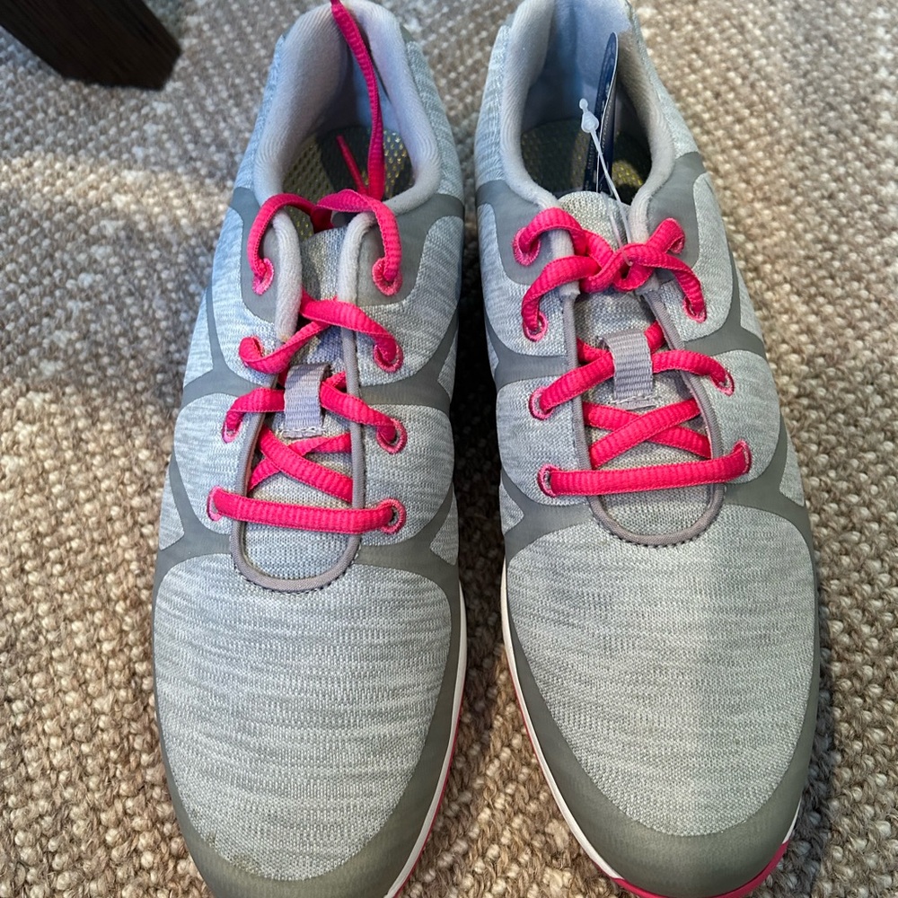 FootJoy Leisure Spikeless Golf Shoes - Picture 3 of 5
